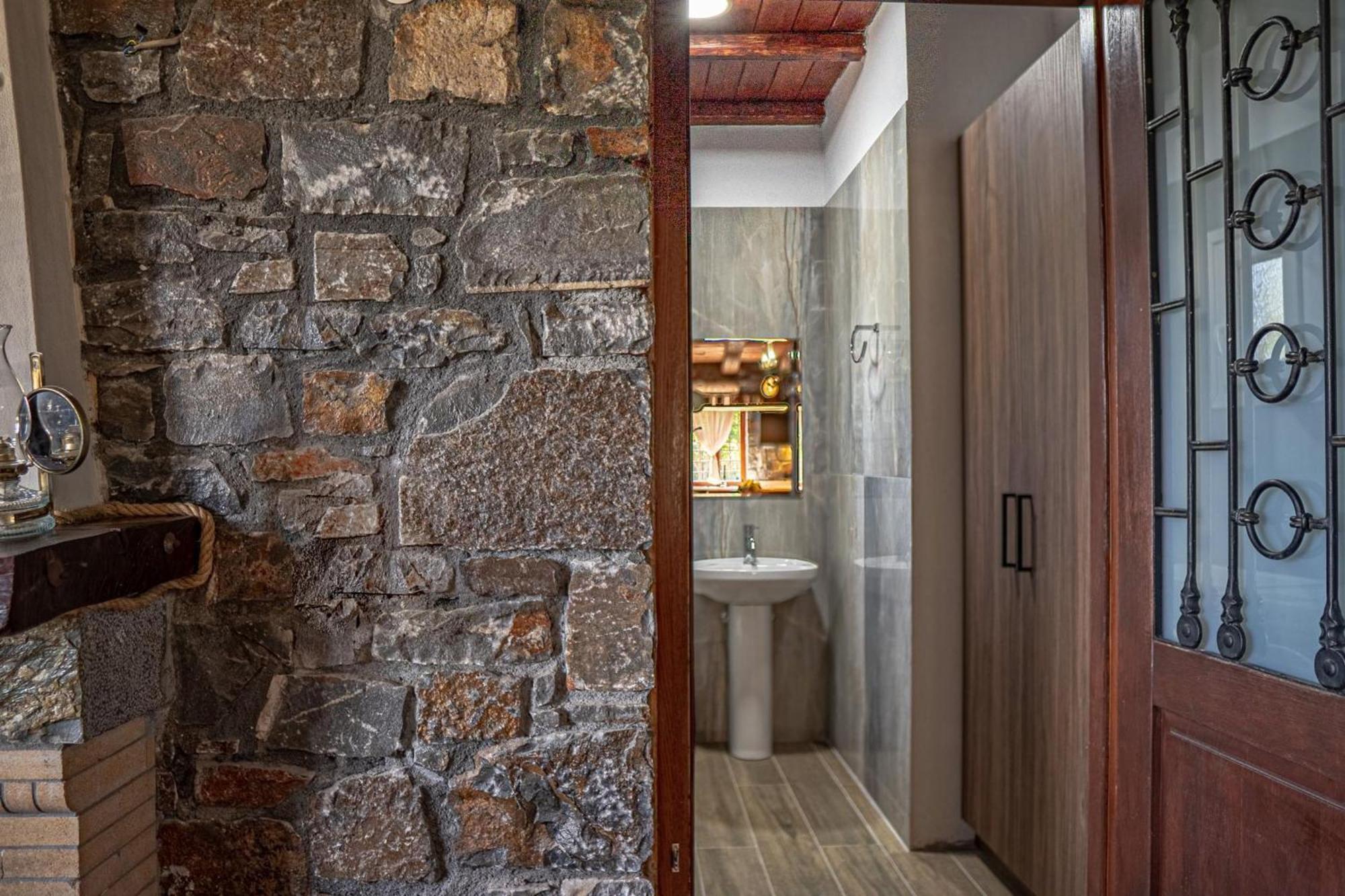 Iris Stone Built Villa Milatos Extérieur photo